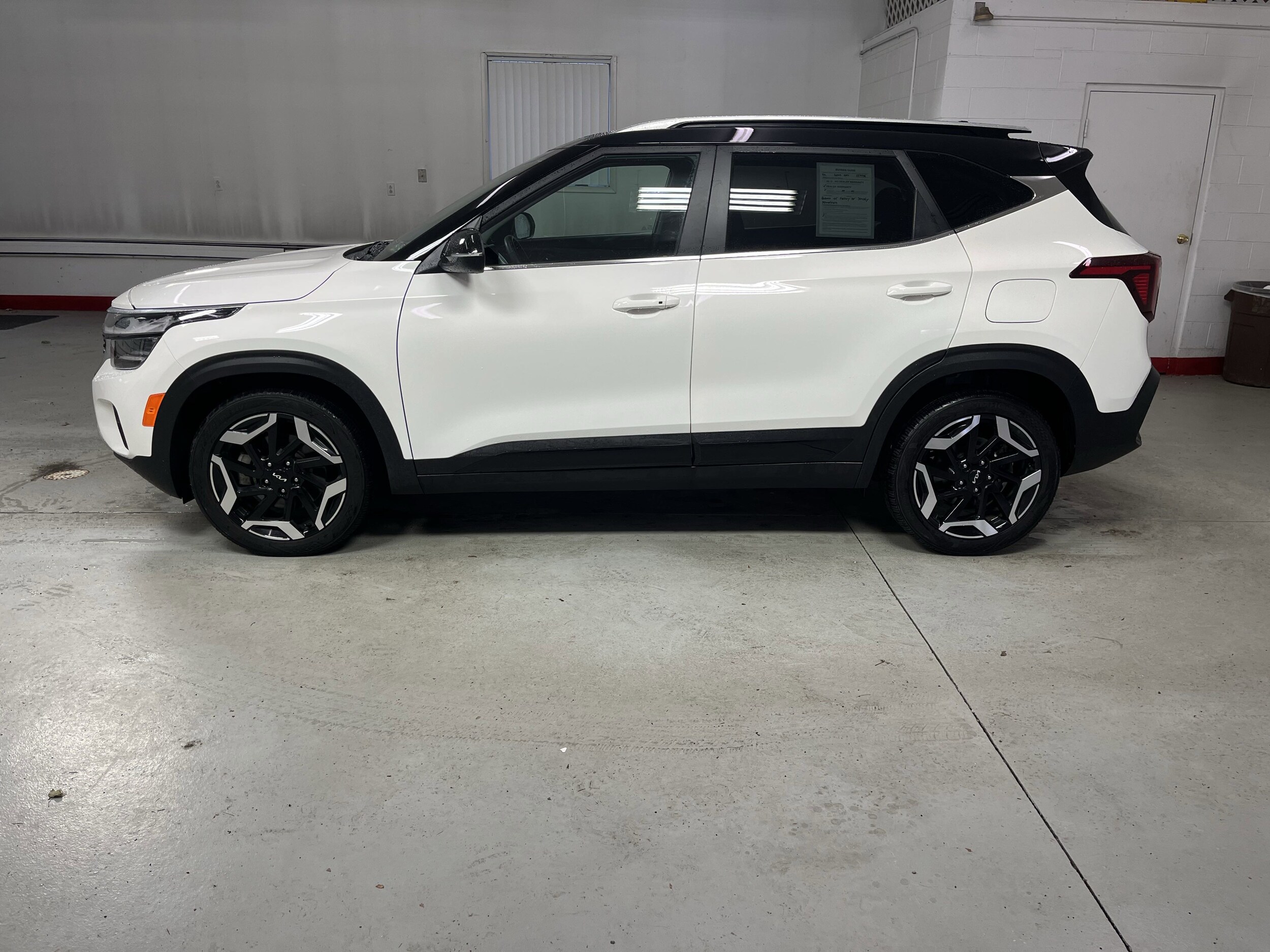 2024 Kia Seltos SX photo 4