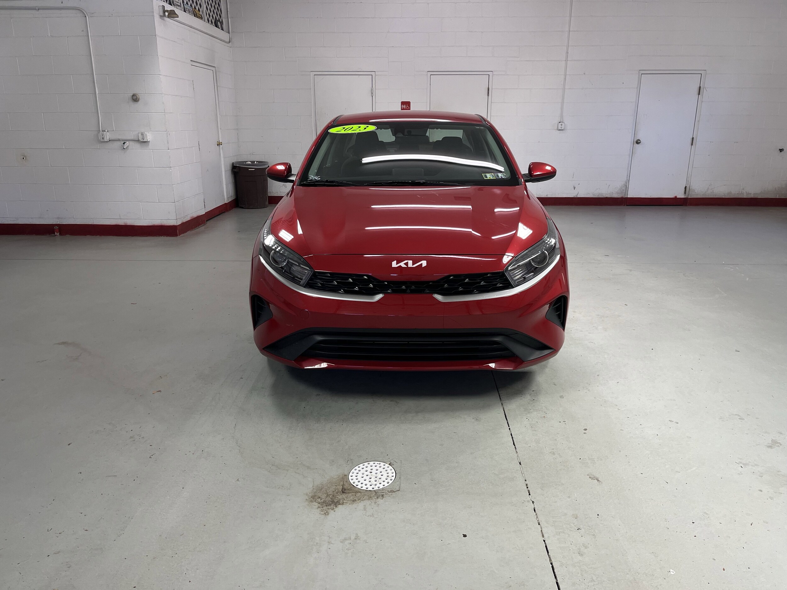 2023 Kia Forte LXS photo 2