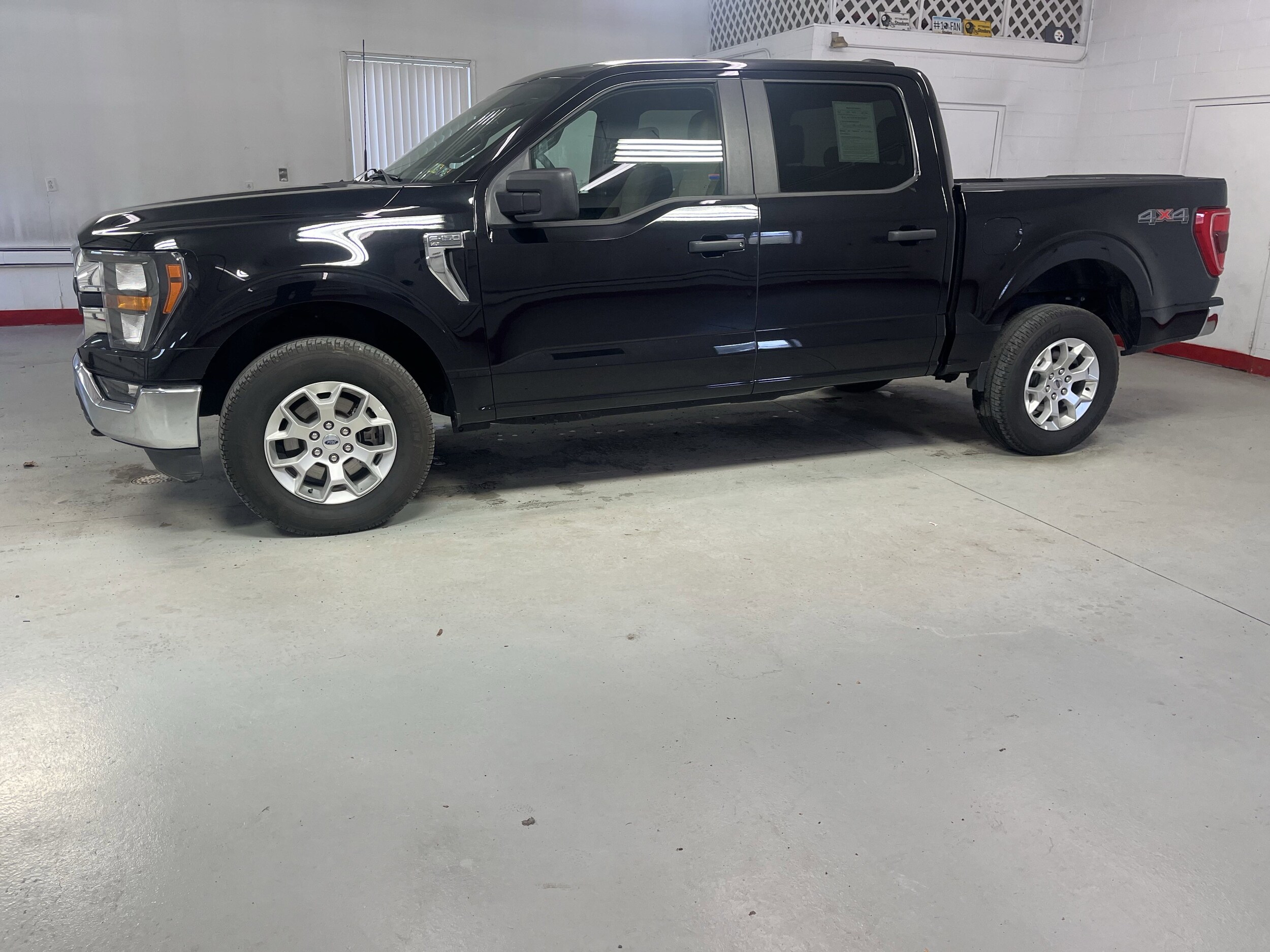 2023 Ford F-150 XLT photo 3