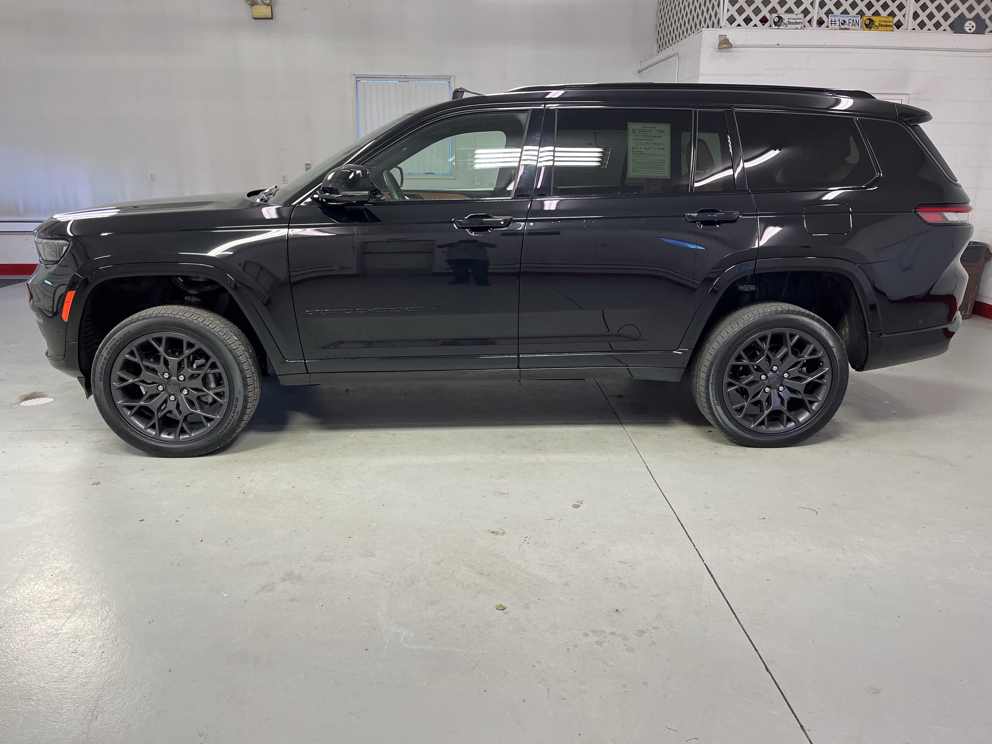 Used 2023 Jeep Grand Cherokee Summit Reserve SUV