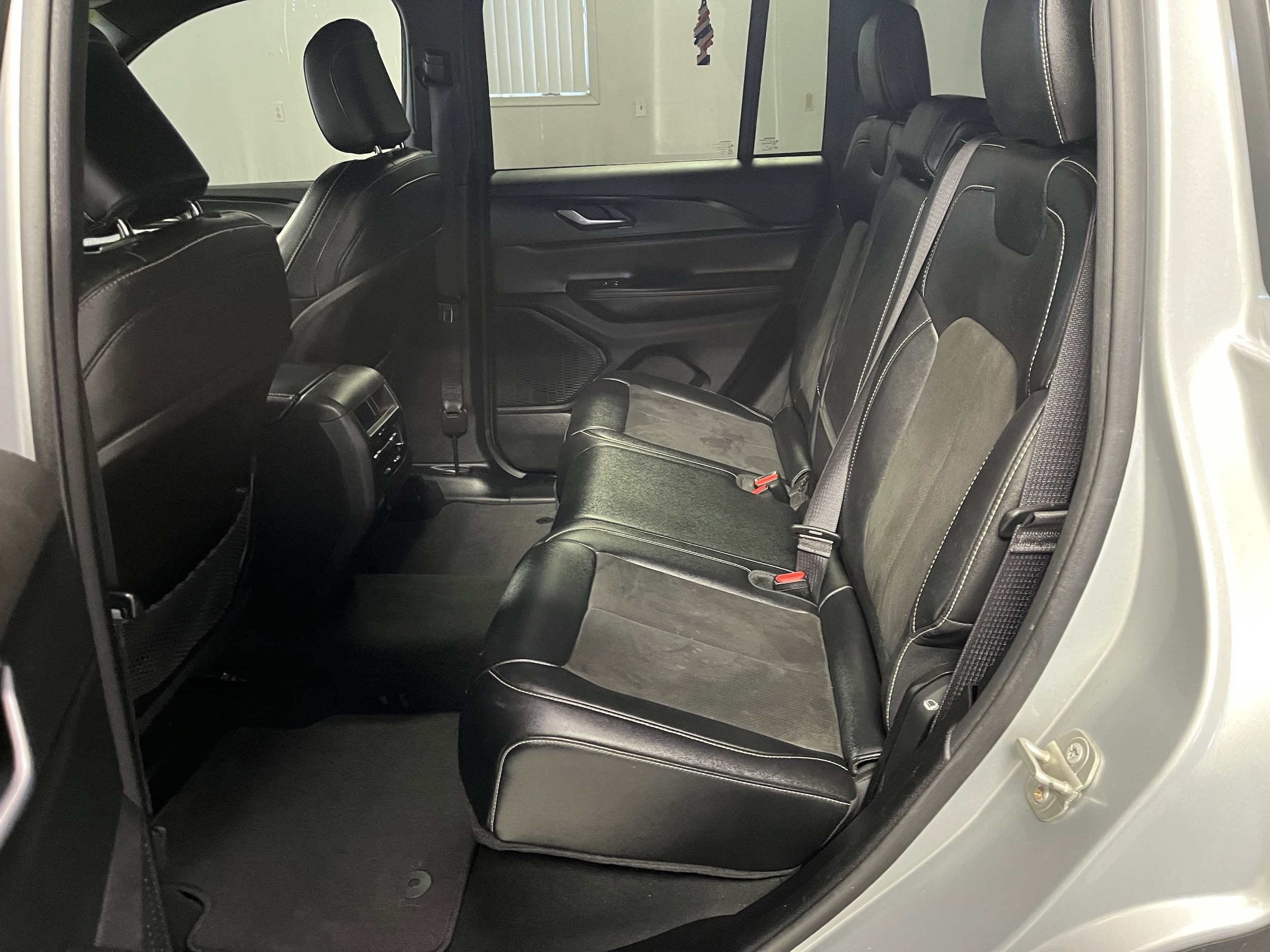 2023 Jeep Grand Cherokee Altitude - Photo 24