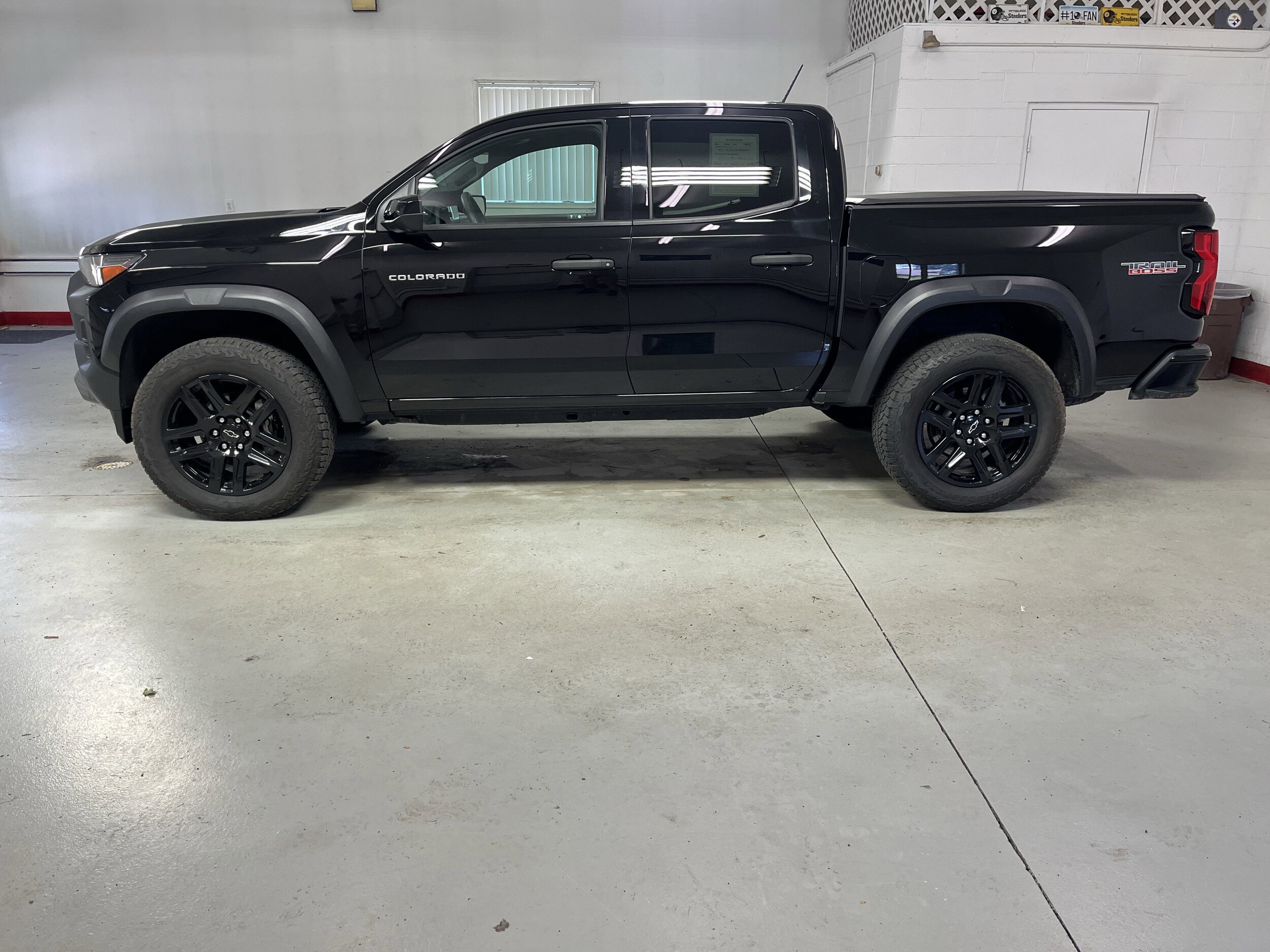 2024 Chevrolet Colorado Trail Boss photo 3