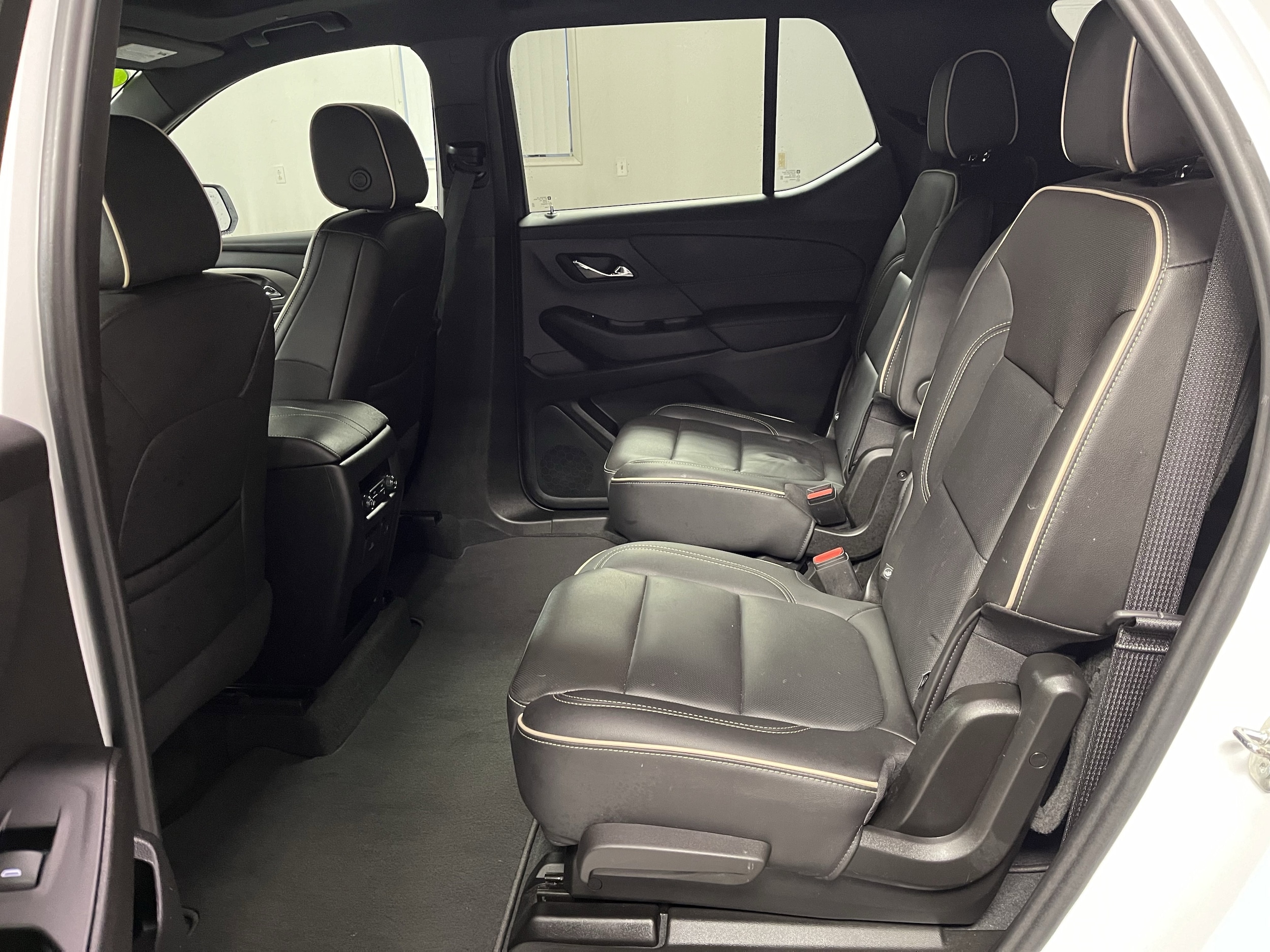 2023 Chevrolet Traverse Premier - Photo 24