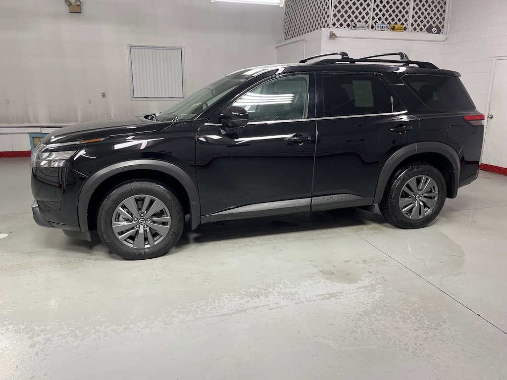 Used 2025 Nissan Pathfinder SV SUV