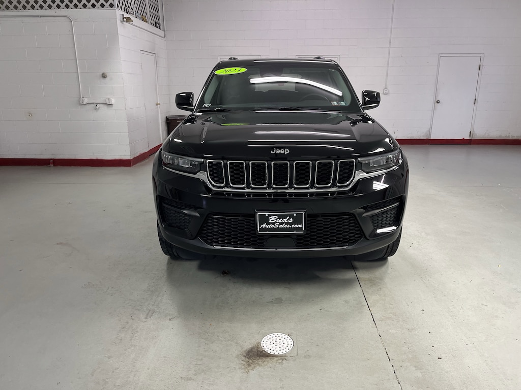 Used 2023 Jeep Grand Cherokee Laredo SUV
