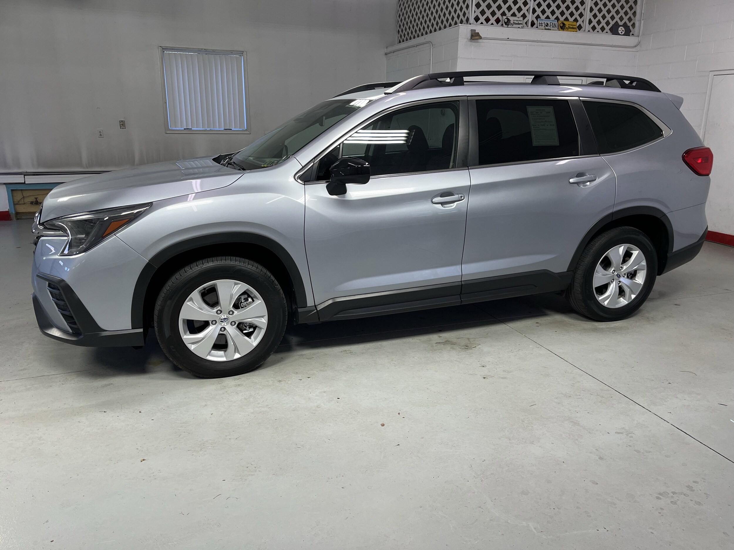 2023 Subaru Ascent Base photo 3