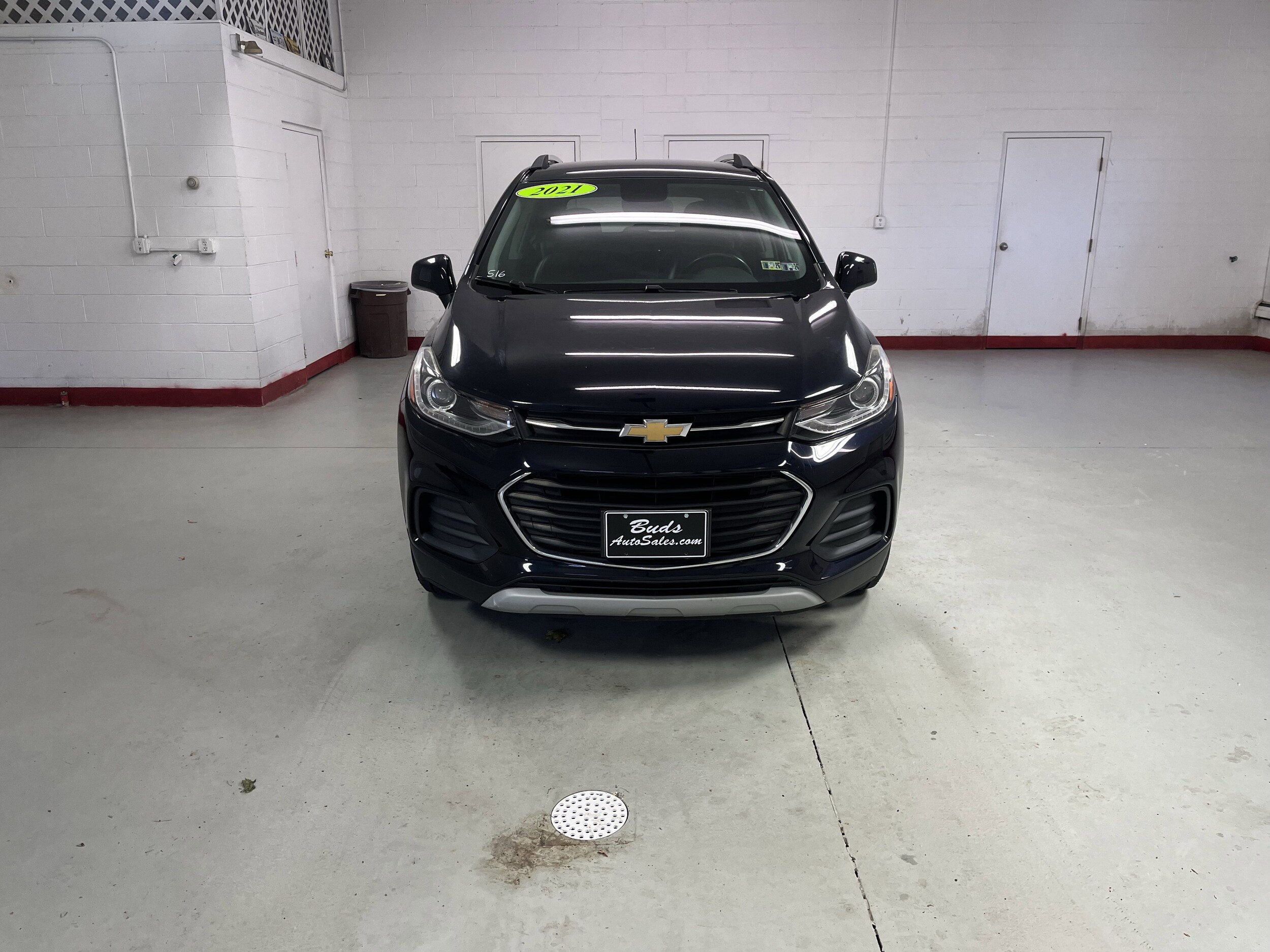 2021 Chevrolet Trax LT photo 2