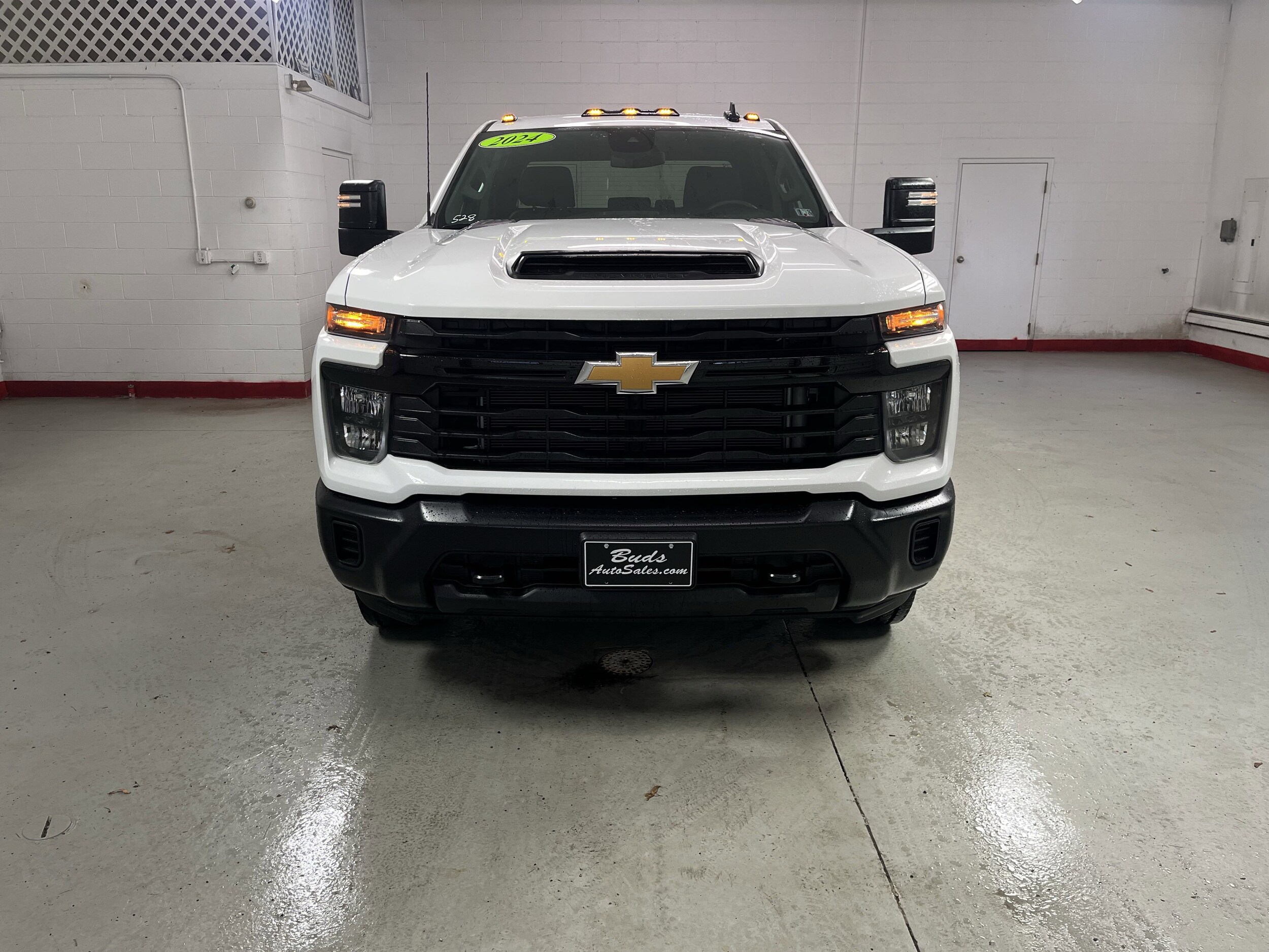 2024 Chevrolet Silverado 2500HD Work Truck photo 2