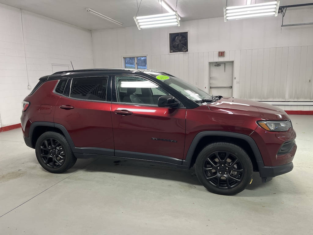 Used 2022 Jeep Compass Altitude SUV