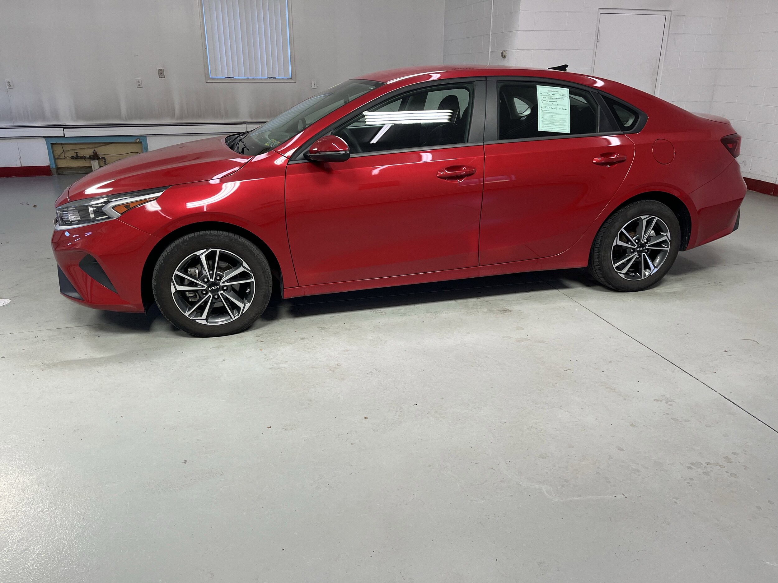 2024 Kia Forte LXS photo 3