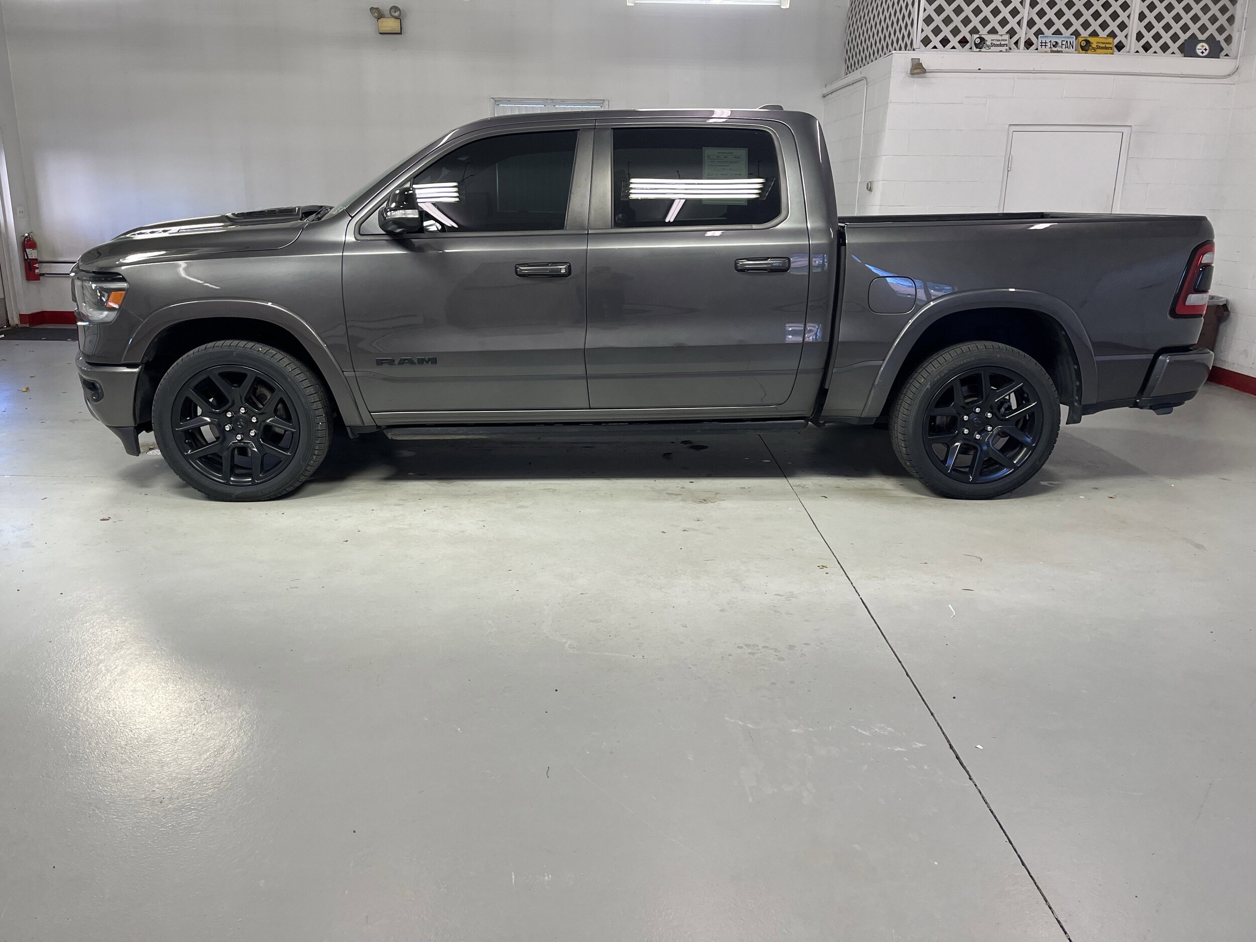2022 Ram 1500 Laramie photo 4