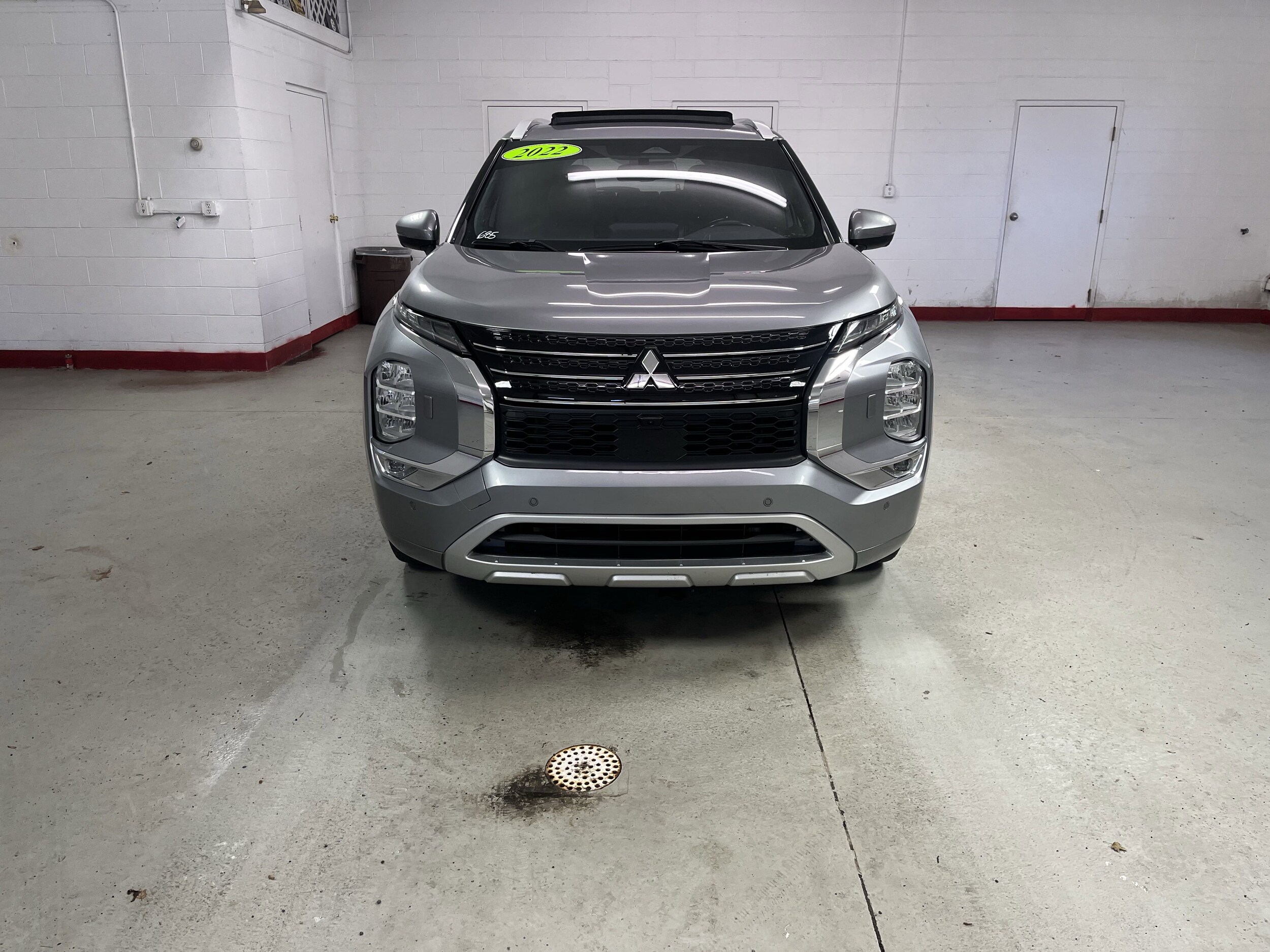 2022 Mitsubishi Outlander SEL Launch Edition photo 2