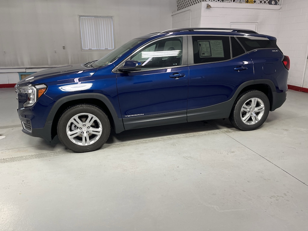 Used 2022 GMC Terrain SLE SUV