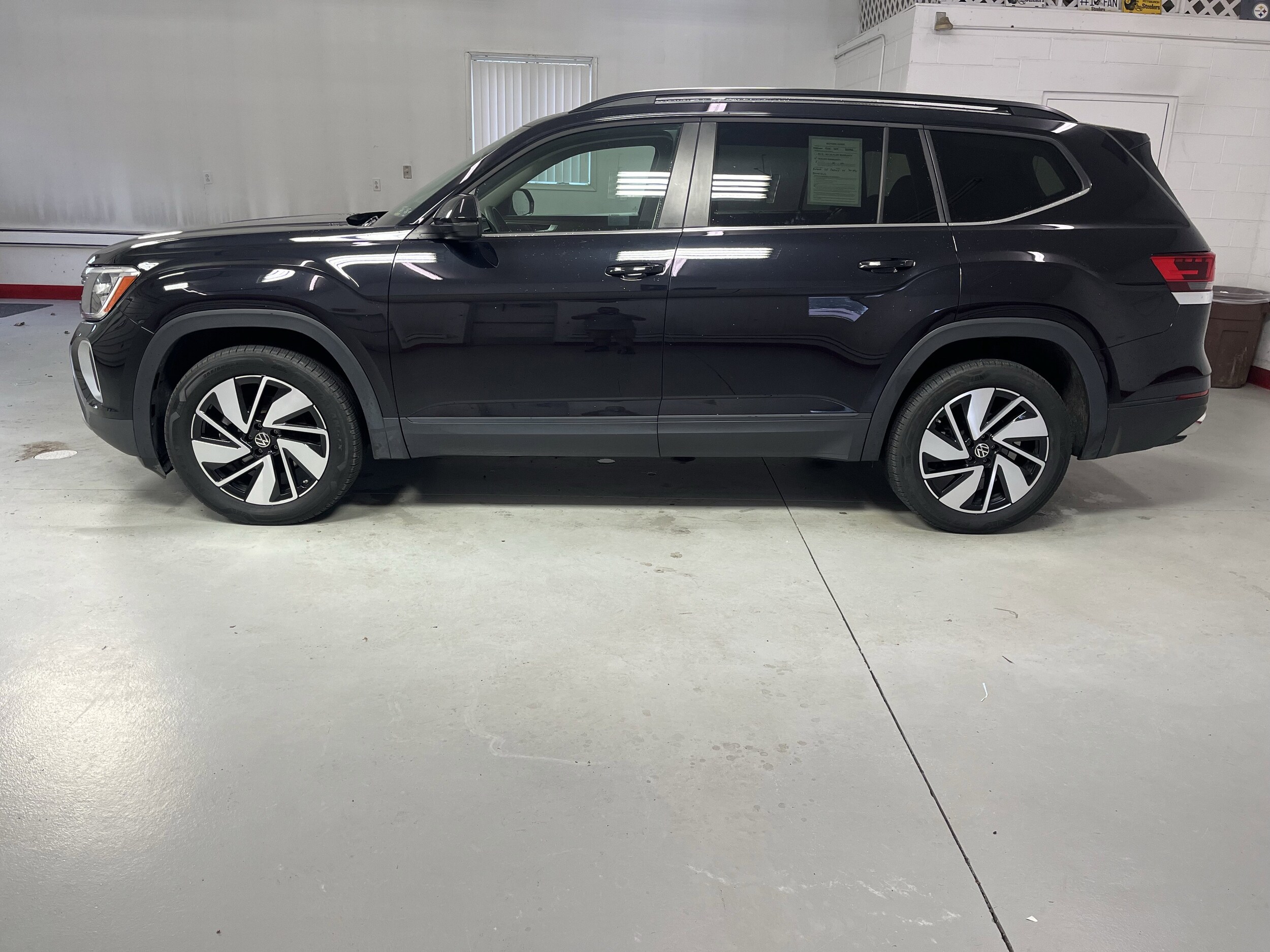 2024 Volkswagen Atlas SE Technology photo 4