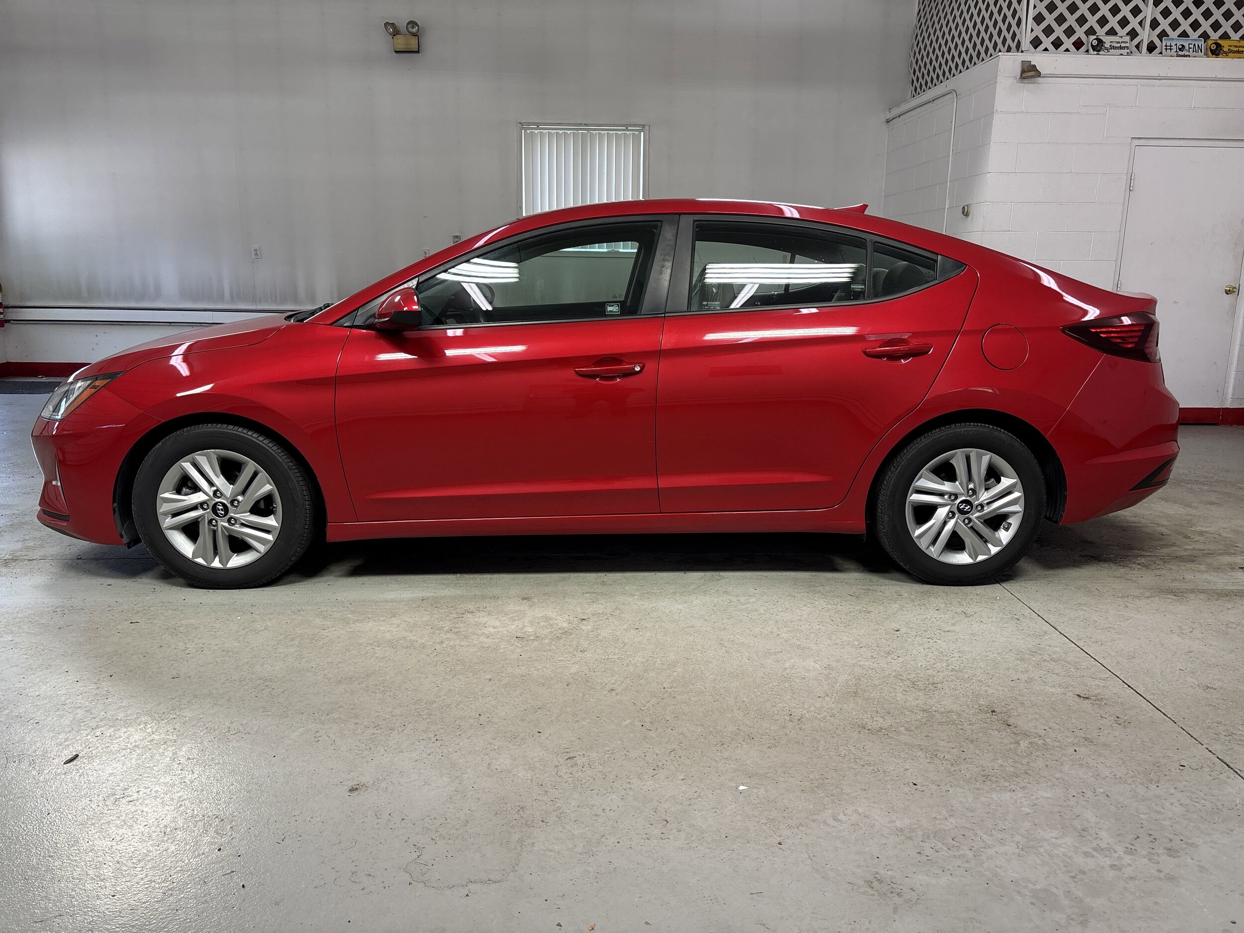 2020 Hyundai Elantra SEL photo 4