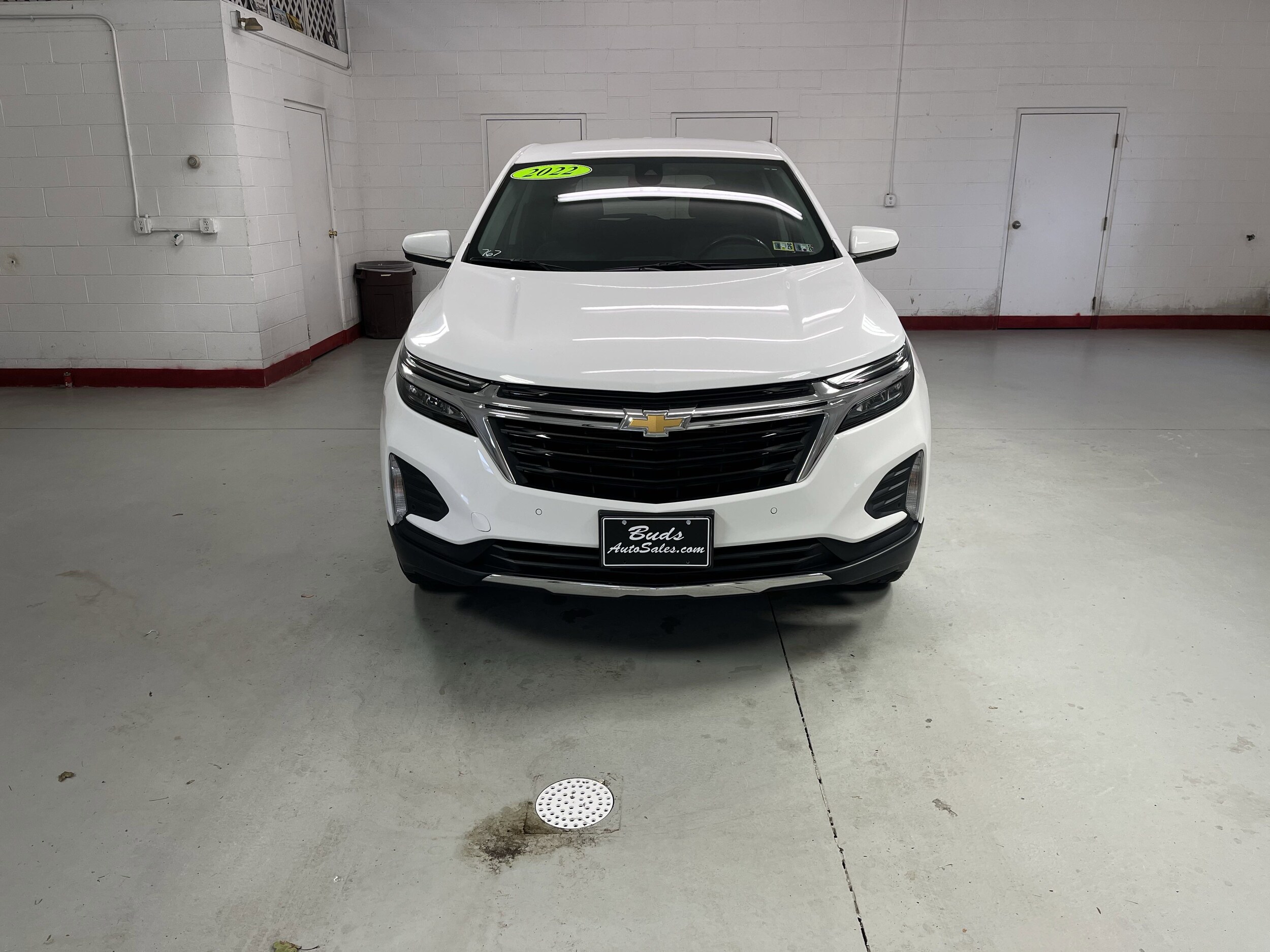 2022 Chevrolet Equinox LT photo 2
