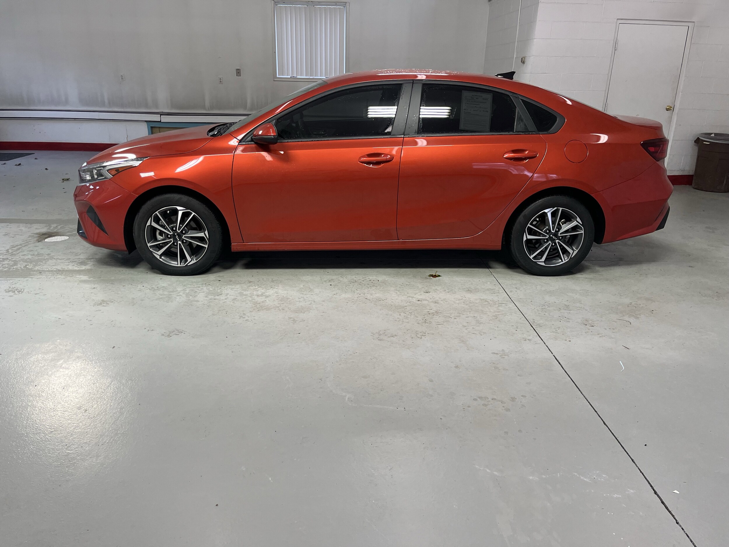 2024 Kia Forte LXS photo 3