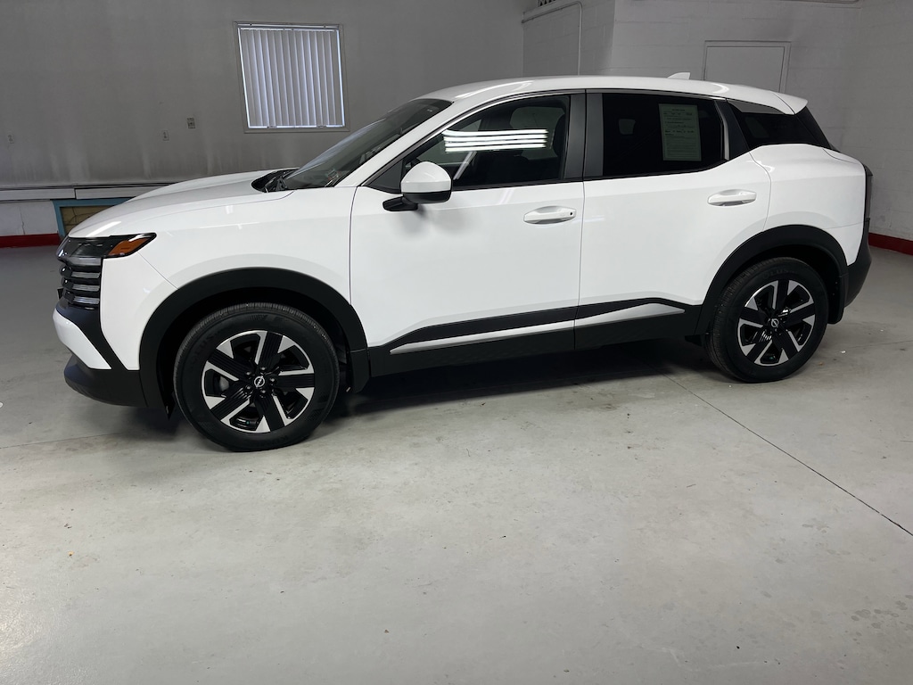 Used 2025 Nissan Kicks SV SUV