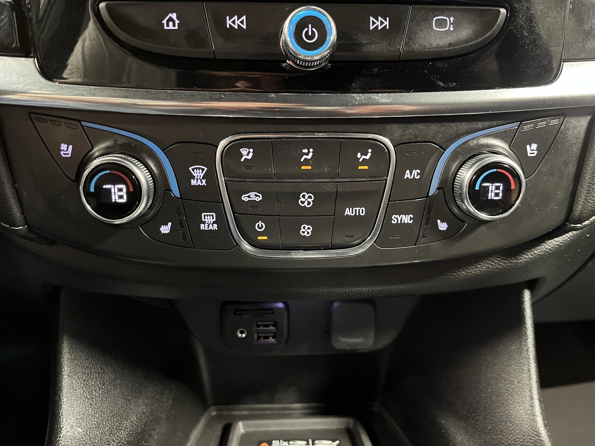 2023 Chevrolet Traverse Premier - Photo 20