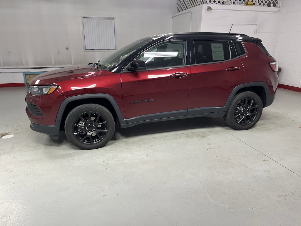 Used 2022 Jeep Compass Altitude SUV