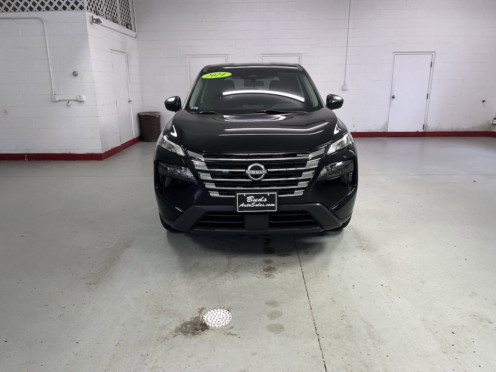 Used 2024 Nissan Rogue S SUV