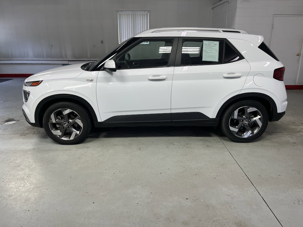 Used 2022 Hyundai Venue SEL SUV