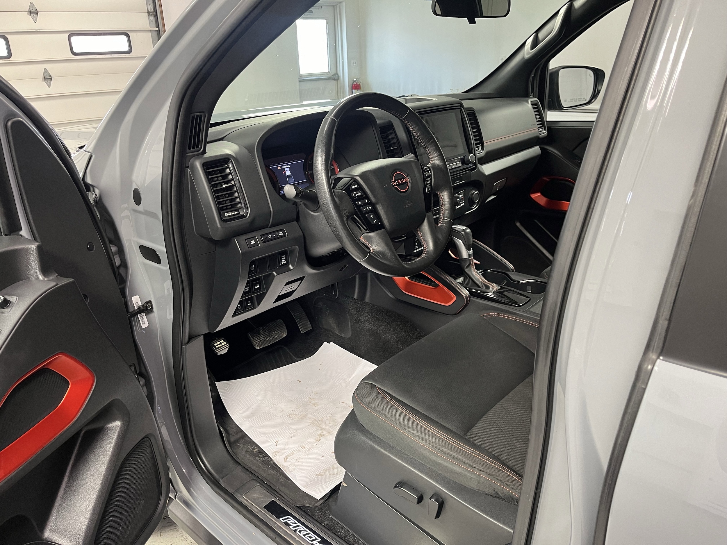 2022 Nissan Frontier PRO-4X - Photo 9