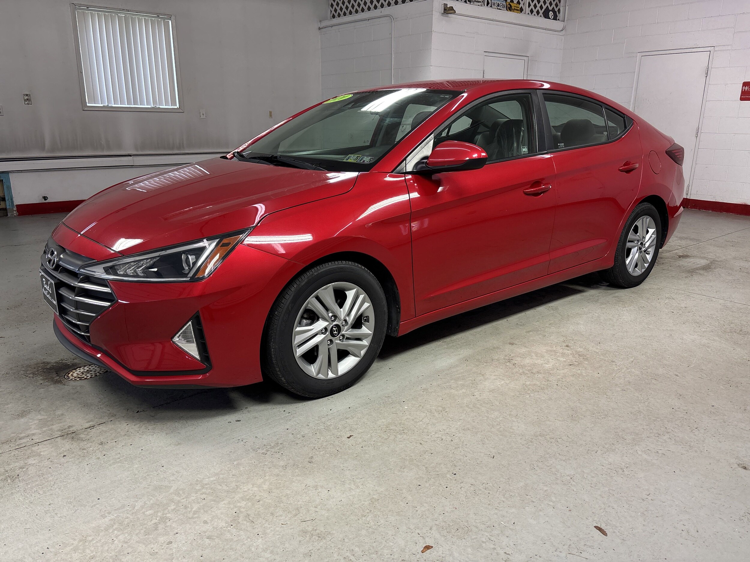 2020 Hyundai Elantra SEL photo 3