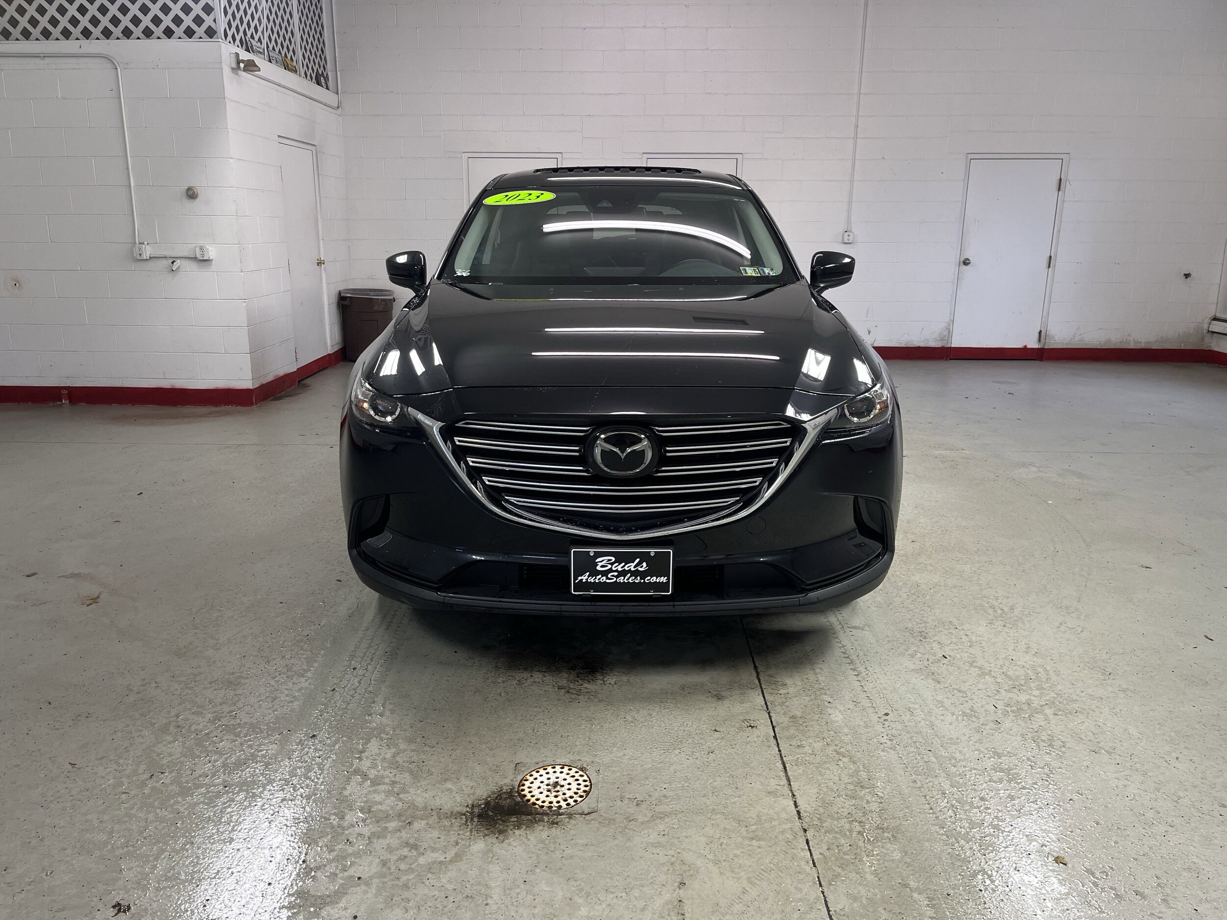 2023 Mazda CX-9 Touring photo 2