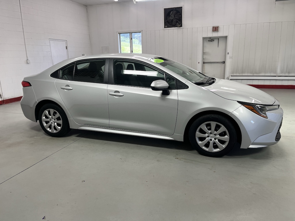 Used 2025 Toyota Corolla LE Sedan