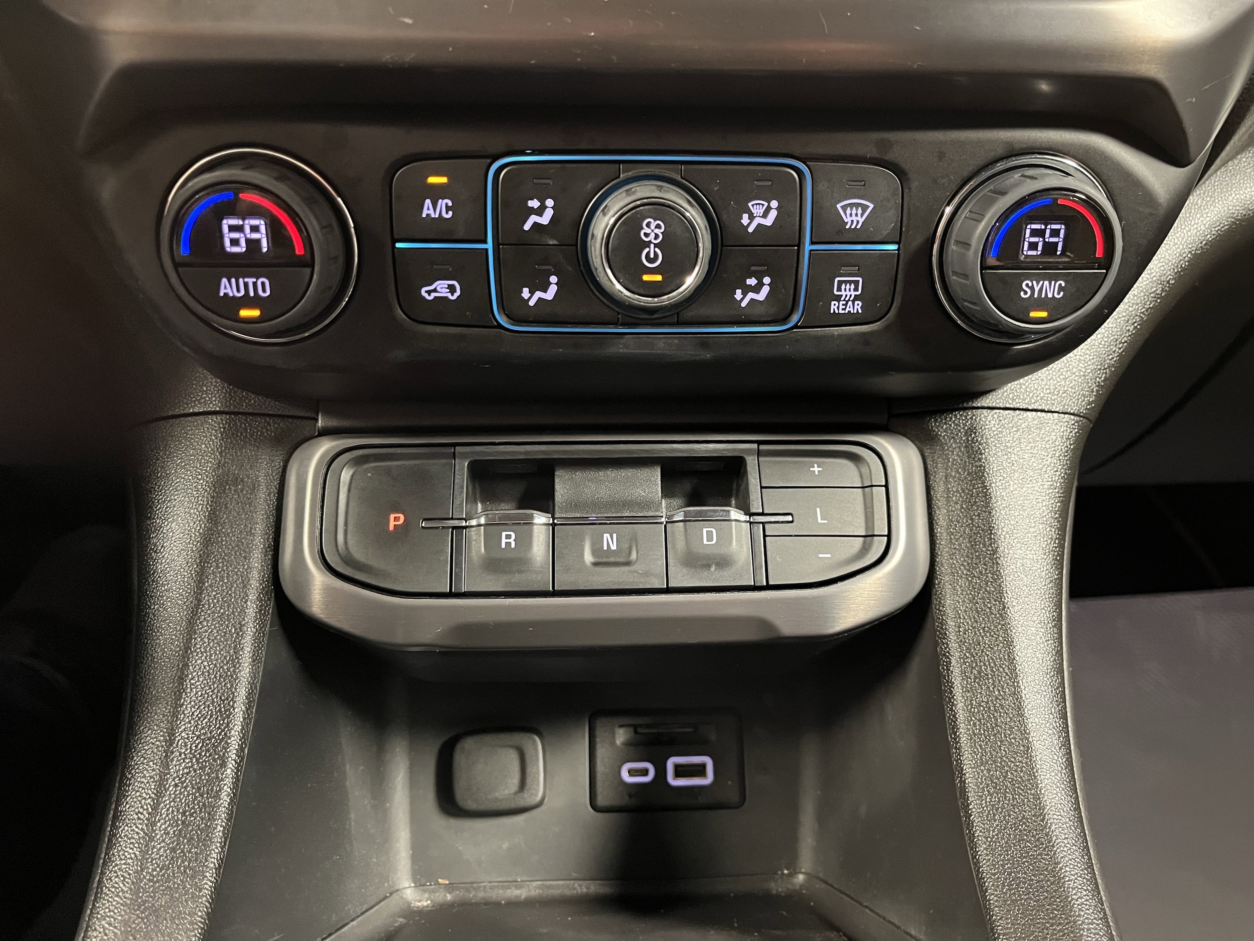 2023 GMC Acadia AT4 - Photo 20