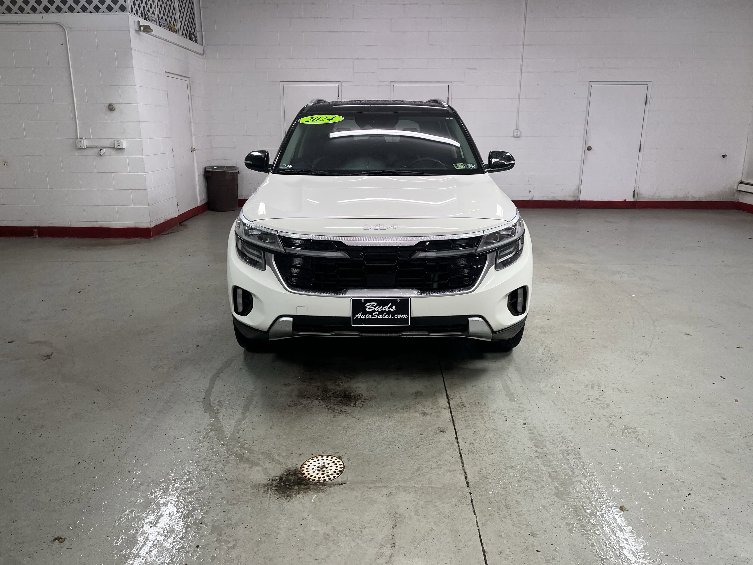 2024 Kia Seltos SX photo 2