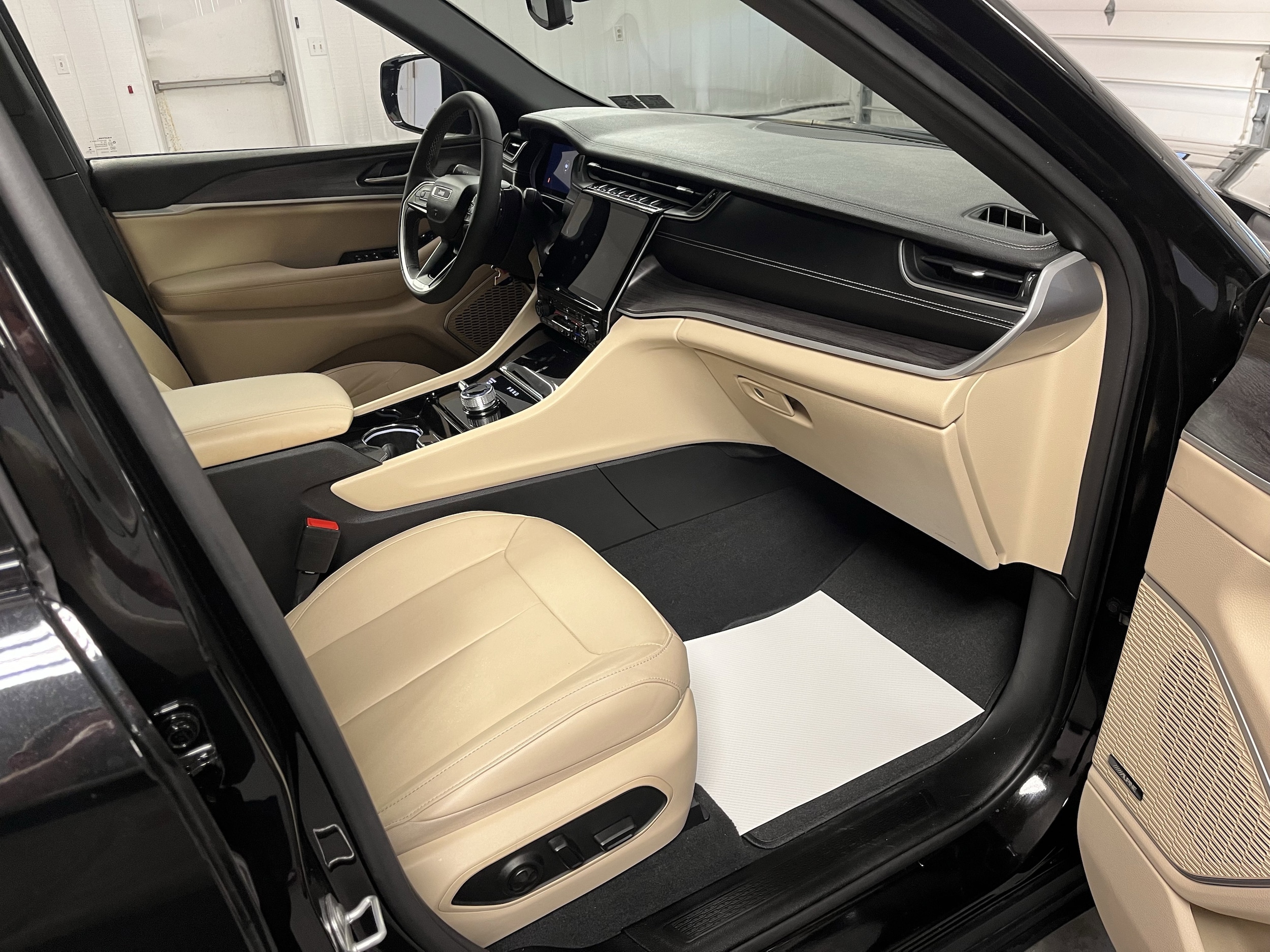 2023 Jeep Grand Cherokee Limited - Photo 12