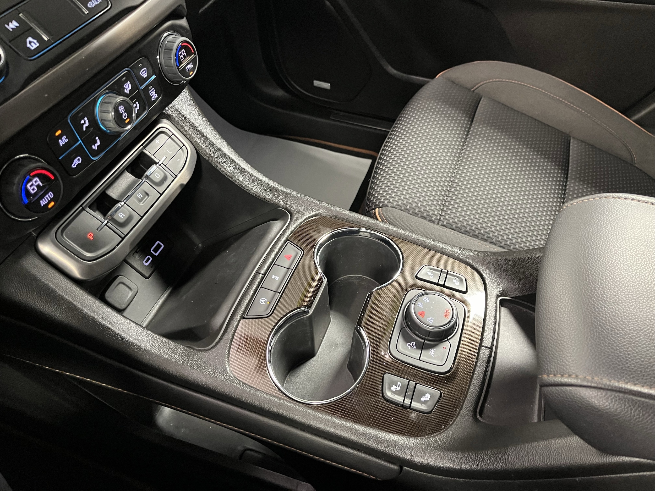 2023 GMC Acadia AT4 - Photo 21