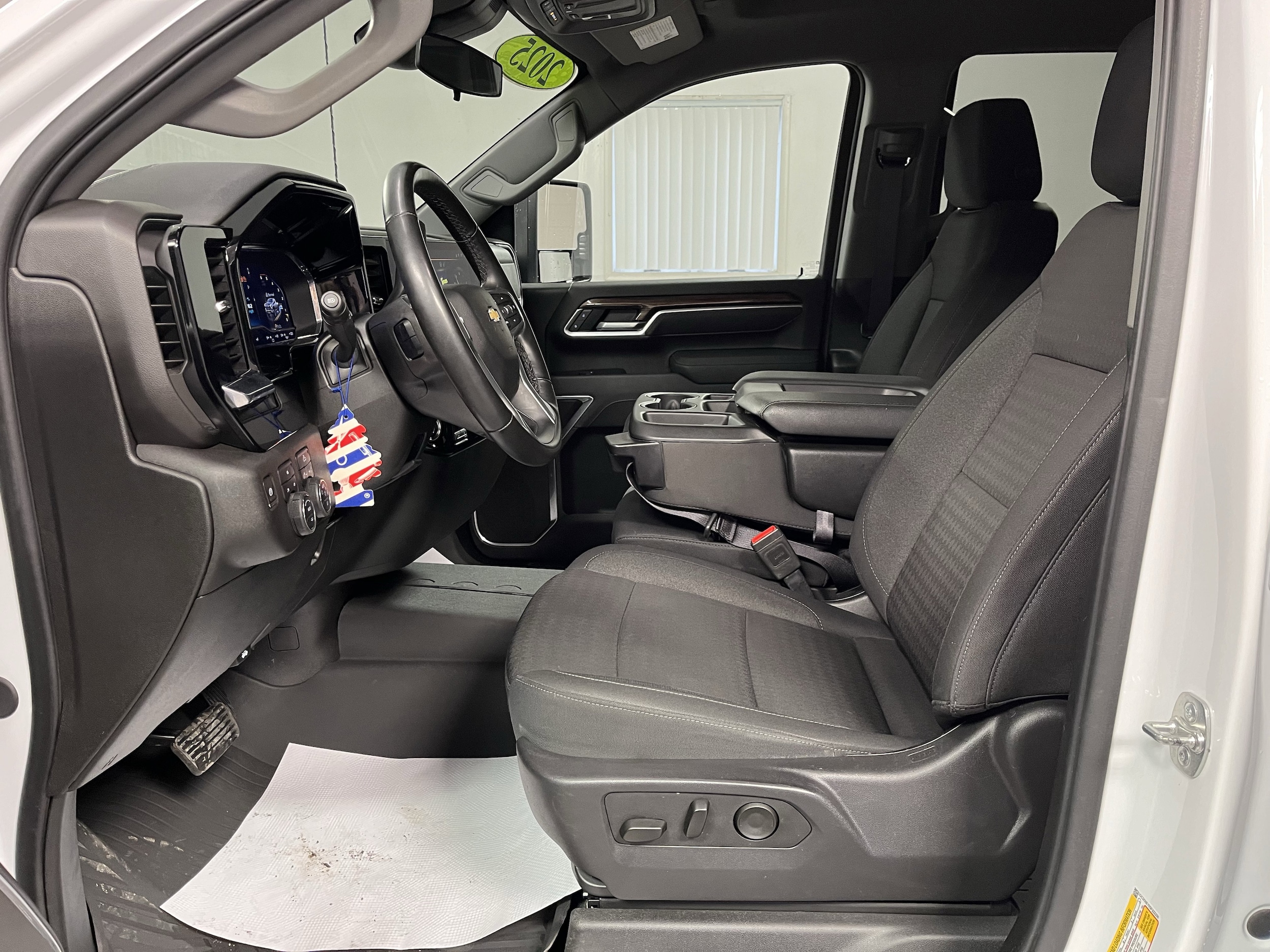 2025 Chevrolet Silverado 2500HD LT - Photo 13