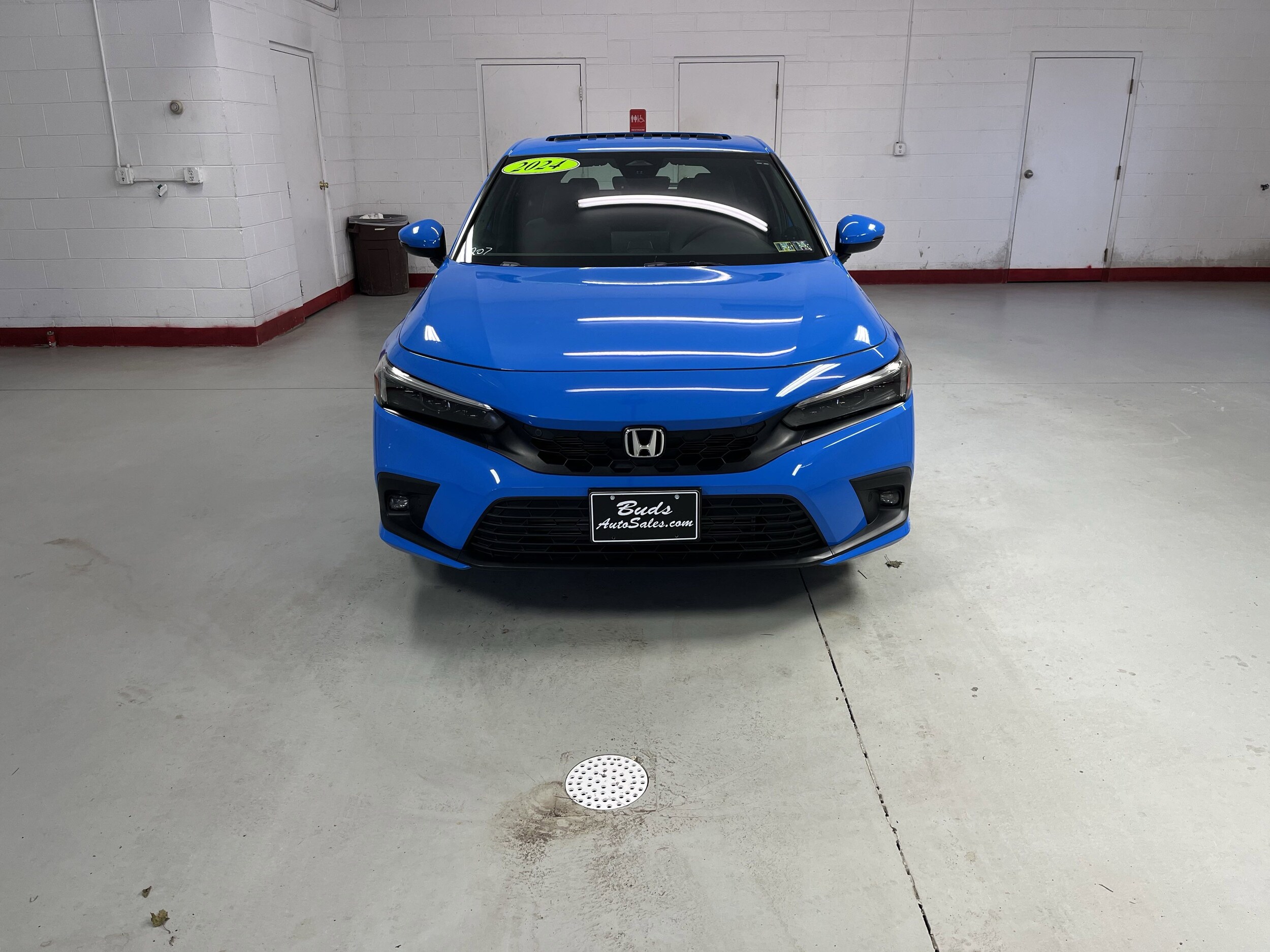 2024 Honda Civic Sport Touring Hatchback photo 2