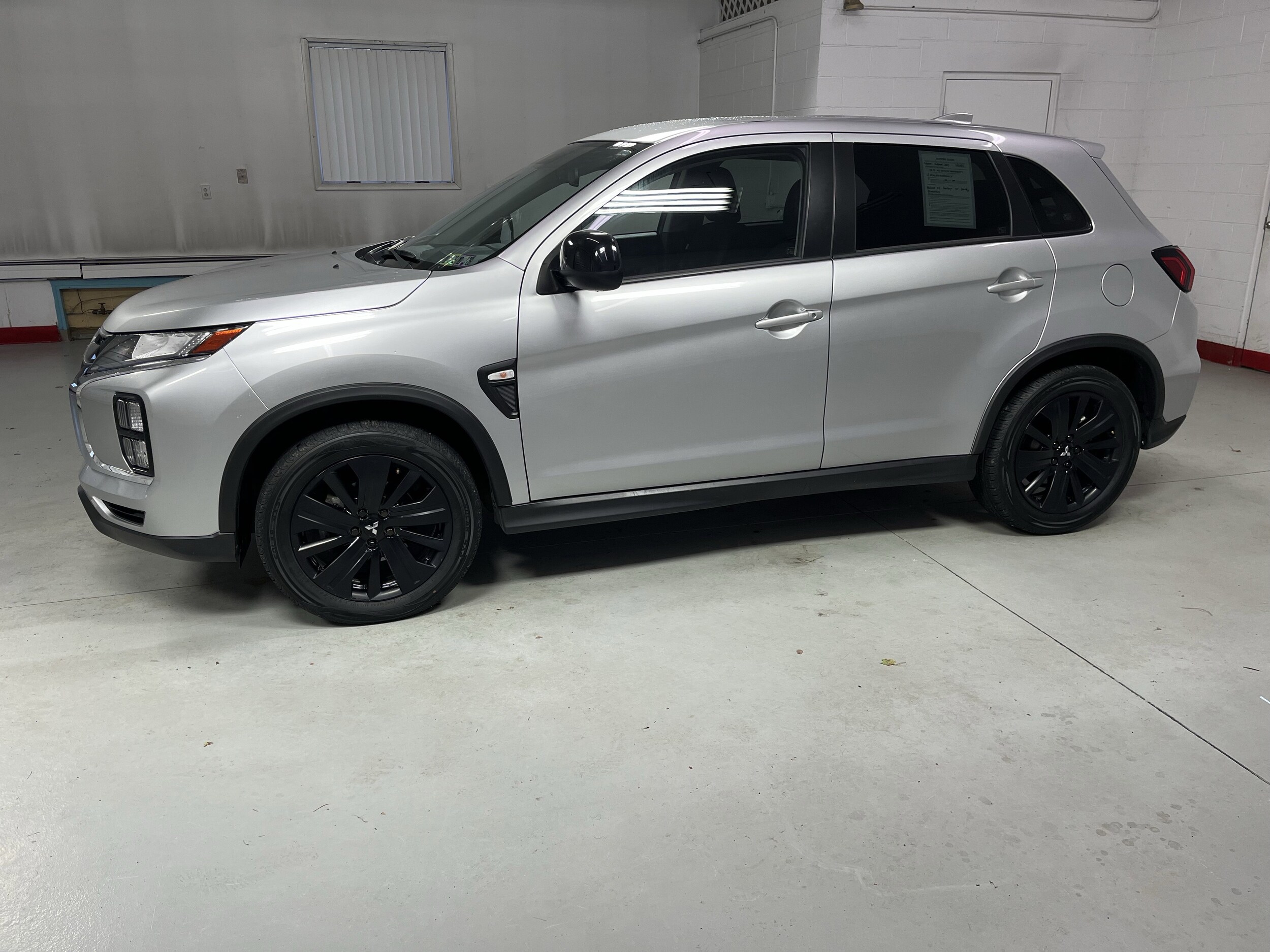 2024 Mitsubishi Outlander Sport ES LE SE photo 3