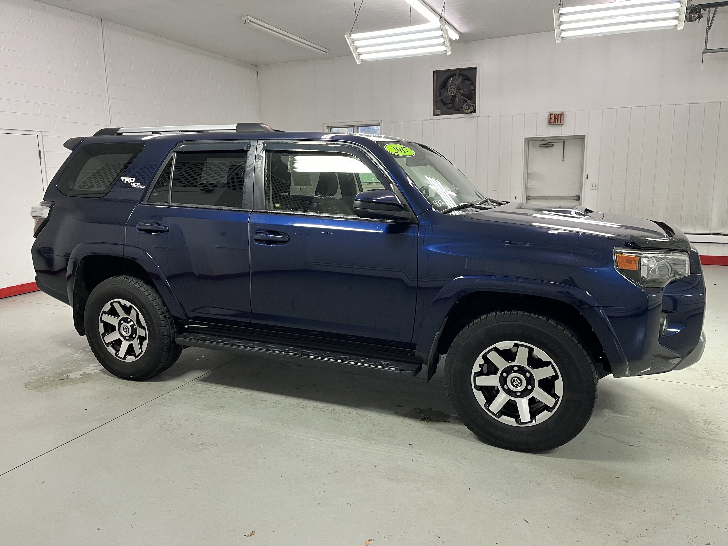 2017 Toyota 4Runner Off-Road's photo