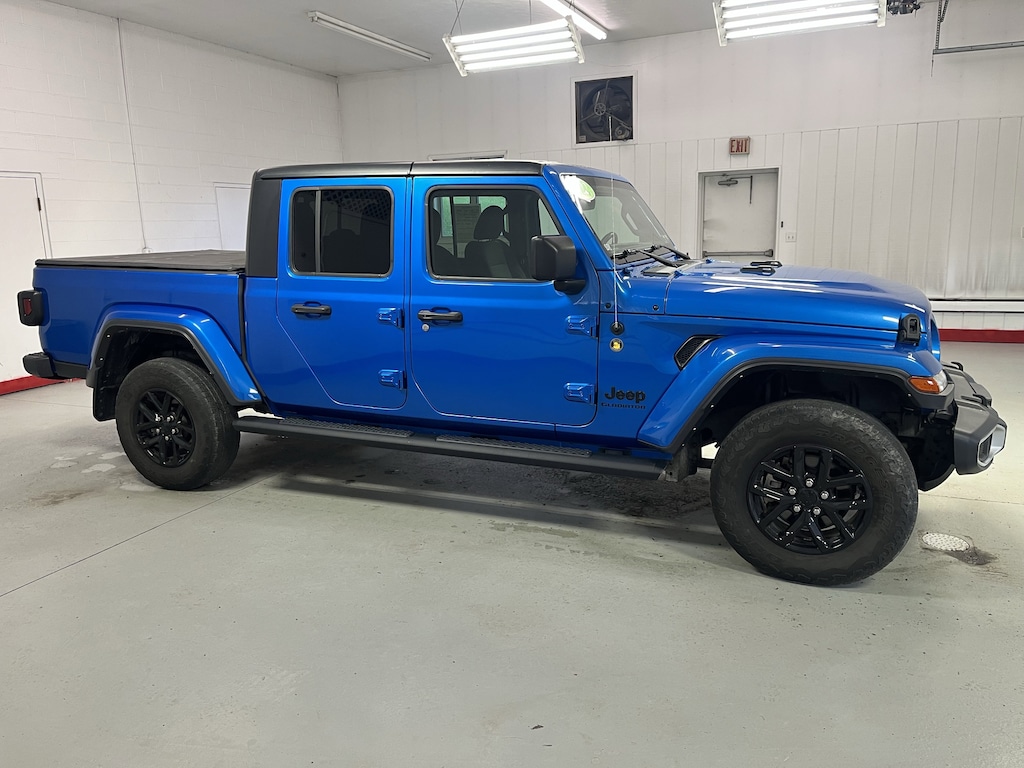 Used 2022 Jeep Gladiator Sport S Truck Crew Cab