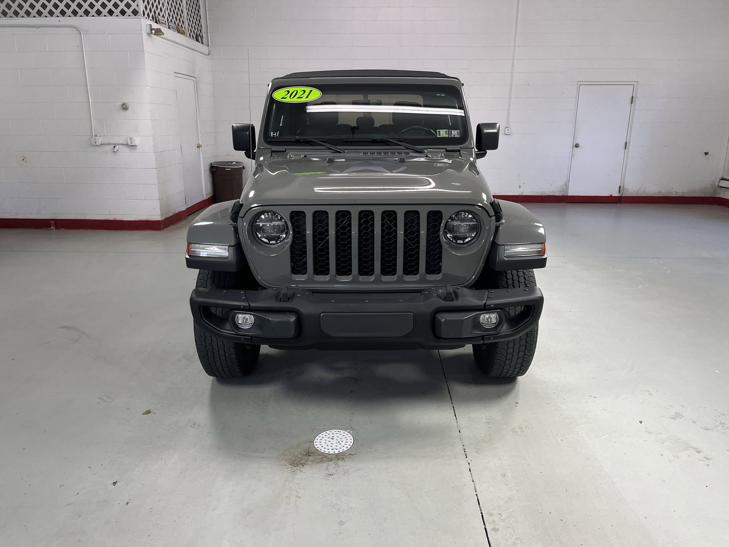 2021 Jeep Gladiator Freedom photo 2