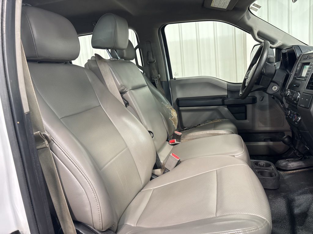 2017 Ford F-550 - Photo 13