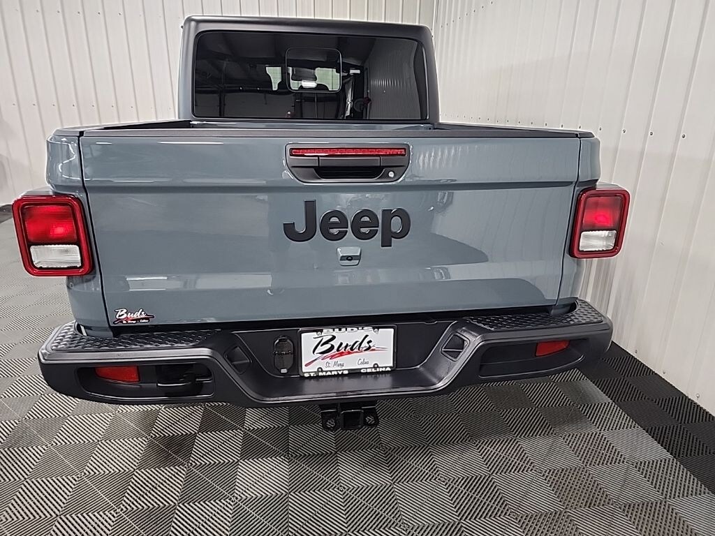 New 2025 Jeep Gladiator Sport S Pickup