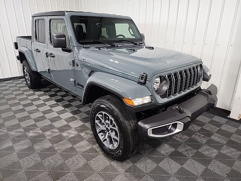 2025 Jeep Gladiator Sport S's photo