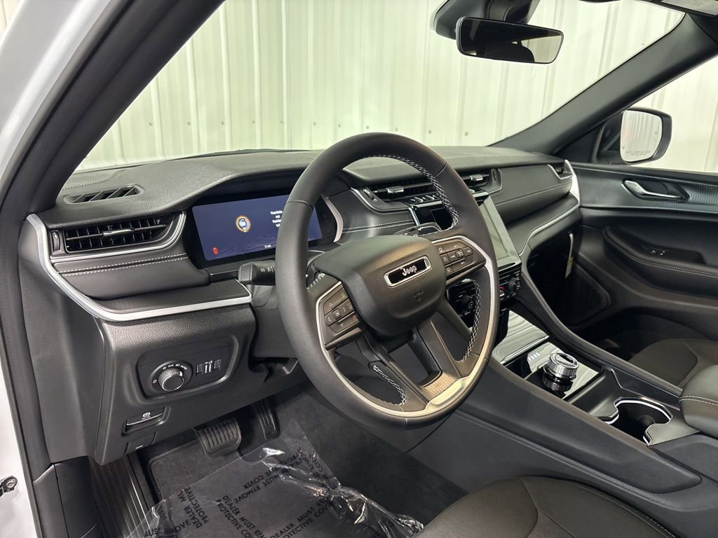 2025 Jeep Grand Cherokee Laredo - Photo 9