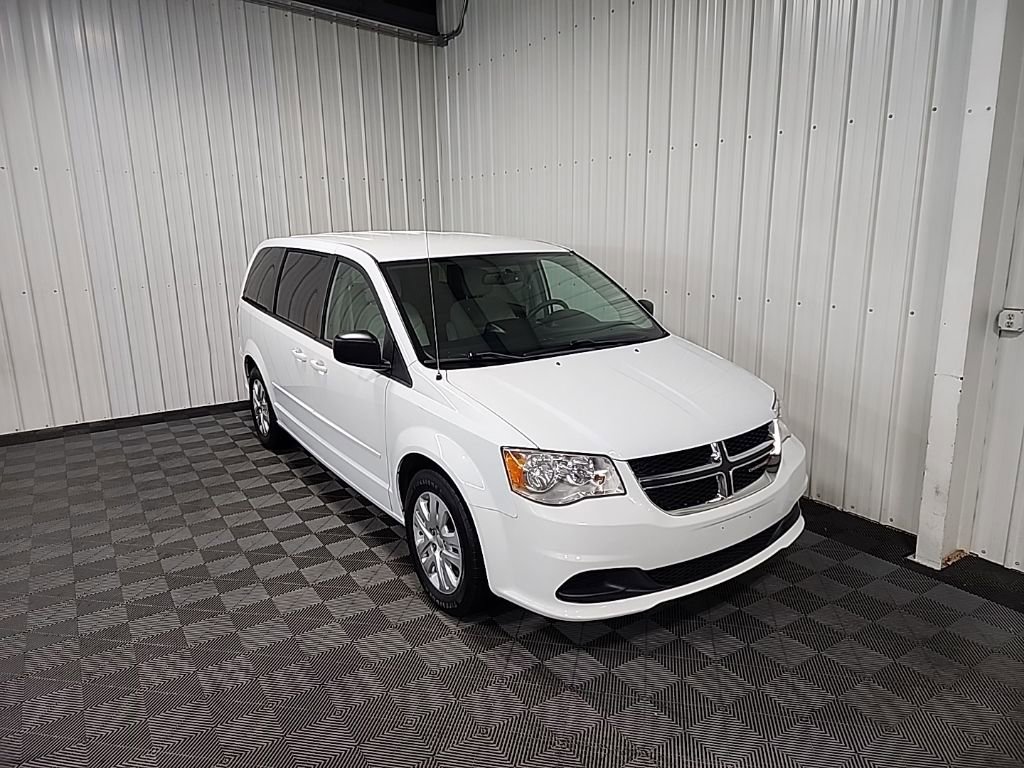 2016 Dodge Grand Caravan SE photo 2
