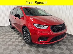 2026 Chrysler Pacifica Limited Passenger Van