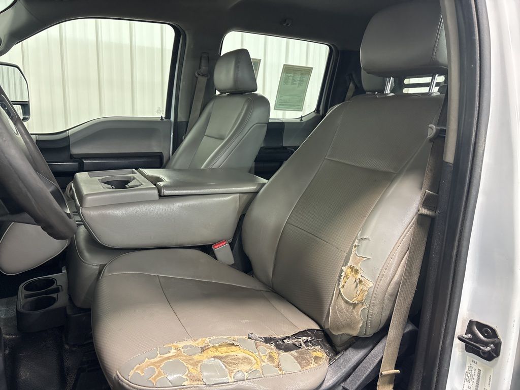 2017 Ford F-550 - Photo 9