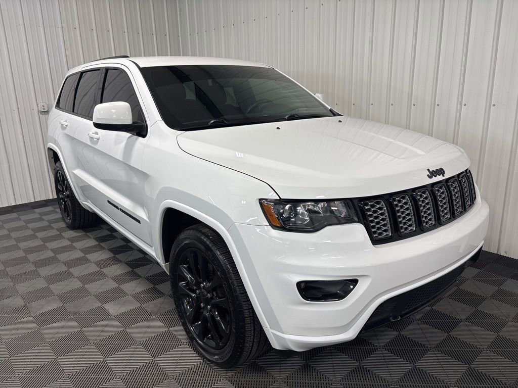Used 2017 Jeep Grand Cherokee Altitude with VIN 1C4RJFAG2HC874668 for sale in Celina, OH