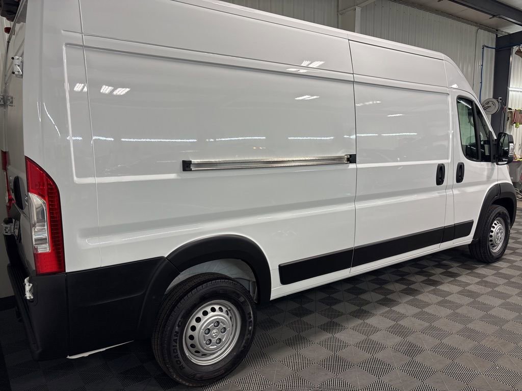 2025 Ram ProMaster 2500 photo 3