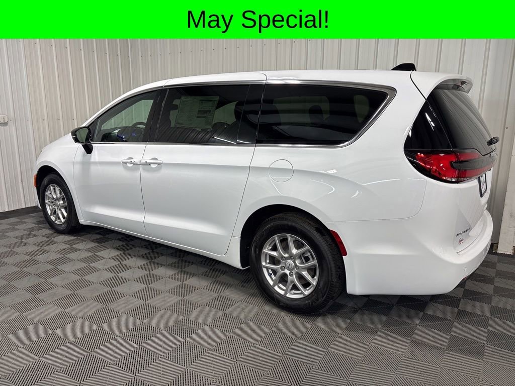 2026 Chrysler Pacifica Select - Photo 6